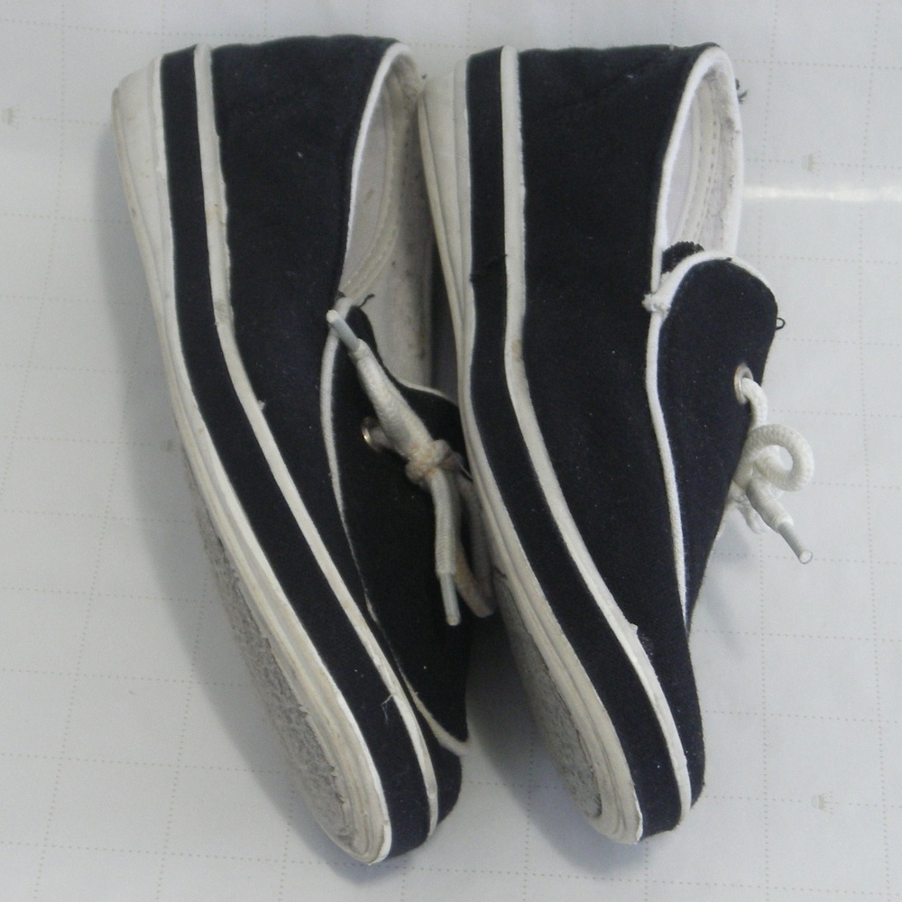 Step Abouts Women's Black Slip On Sneakers Shoes S - Picture 3 of 8